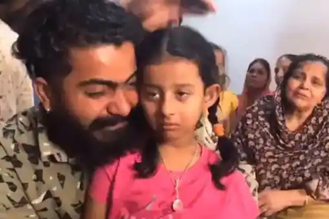 కన్నీళ్లు తెరిపిస్తున్న చిన్నారి విన్నపం..మా నాన్నను వదిలేయండి అంకుల్