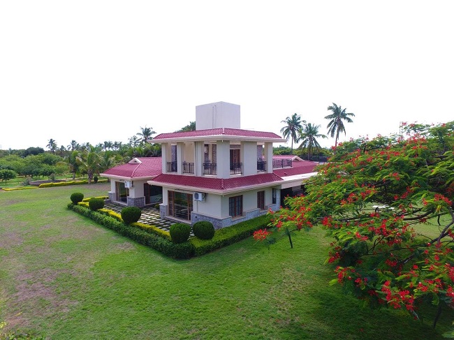 ట్రెండీ స్టోరి: మ‌ళ్లీ స్టార్ల‌తో ఫామ్ హౌస్ లు కిట‌కిట‌