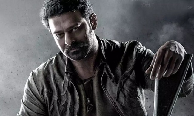 ట్రెండీ టాక్‌: ఖాన్ ల‌ను కొట్టే ఒకే ఒక్క మొన‌గాడు...?