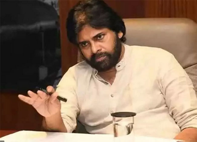పది రోజులు దాటుతున్నా పవన్ బయటకు రాలేదేం?