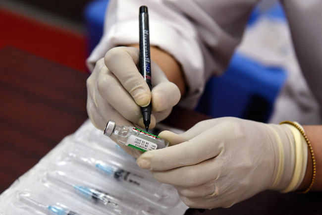 నెలకు కోటిన్నర డోసులే..  త్వరలో 13 కోట్ల డోసులు