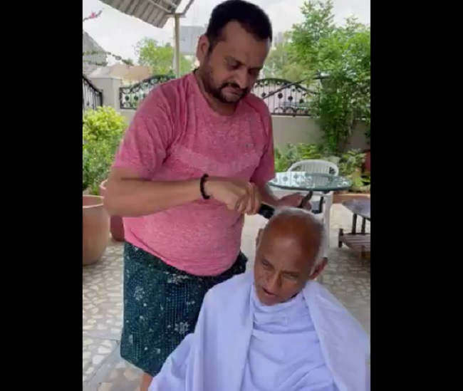 తండ్రికి క్ష‌వ‌రం చేసిన బండ్ల గ‌ణేష్‌