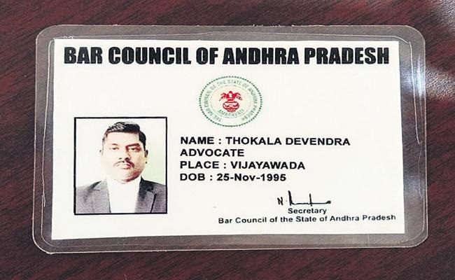 అడ్డంగా బుక్కైన వకీల్ సాబ్ .. ఏంచేశాడంటే ?