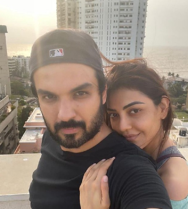 సపోర్ట్ సిస్టమ్ అంటూ స్టార్ హీరోయిన్ సెల్ఫీ పోస్ట్..!