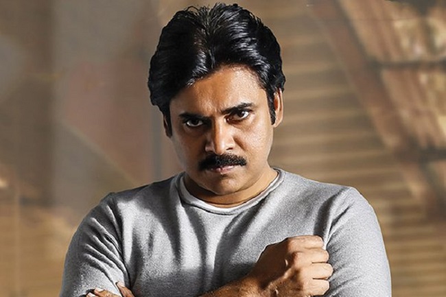 పవర్ స్టార్ త్రిపాత్రభినయం.. ప్లాన్ చేసారా??