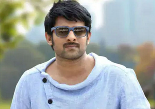 బడ్జెట్ కంట్రోల్ పై దృష్టి పెట్టిన ప్రభాస్..!