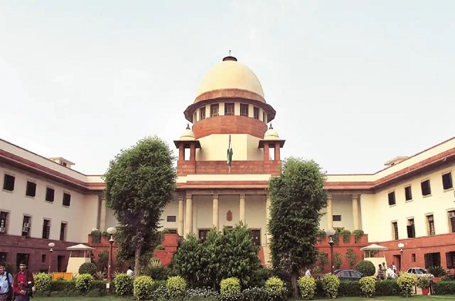 టీకాల రేటుపై కేంద్రాన్ని కడిగేసిన సుప్రీంకోర్టు