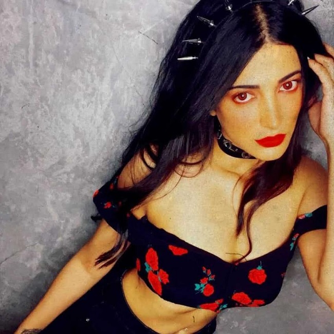 సలార్ బ్యూటీ ఇంతలా హీటెక్కించాలా..??