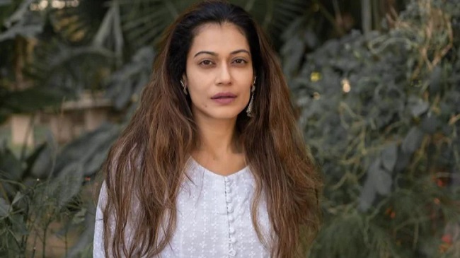 Ahmedabad Police Arrest Bollywood Actress over Abusive comments