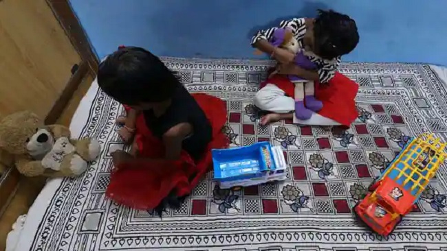 Children orphaned due to Covid19 in Telangana to receive smartphones