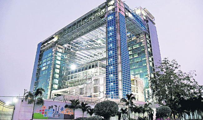 కమాండ్‌  కంట్రోల్‌ సెంటర్‌ .. హైదరాబాద్ కి మరో మణిహారం !