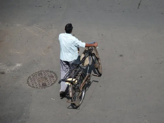Father travels three days on cycle to save his seriously-ill son!