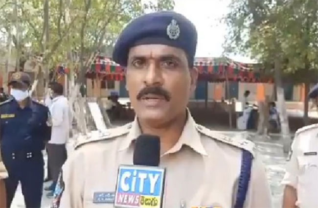 గుంటూరు అర్బన్ ఎస్పీకి షాక్.. పోస్టింగ్ ఇవ్వలేదు