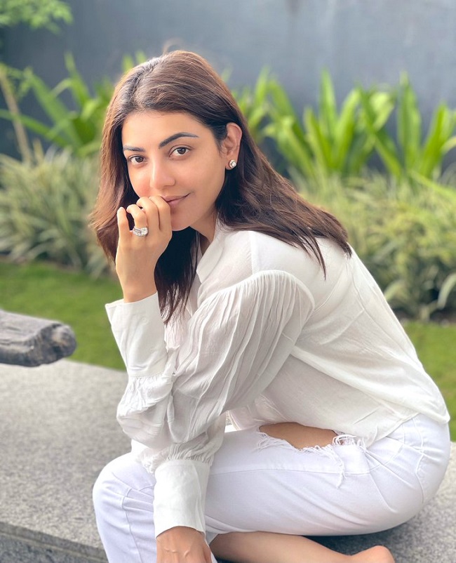 ఇంటి టెర్రాస్ పై హ‌బ్బీతో ఫ‌జిల్స్ వేస్తోందిట‌!