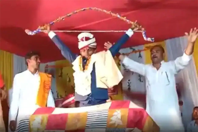 కలియుగ శ్రీరాముడు ..ధనుస్సు విరిచి వధువు మేడలో మూడు ముళ్లు !