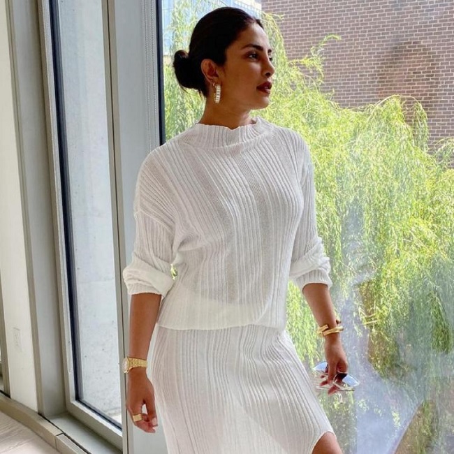 పీసీనా మ‌జాకానా? ఆల్ వైట్ లో అల్లాడించిందిగా