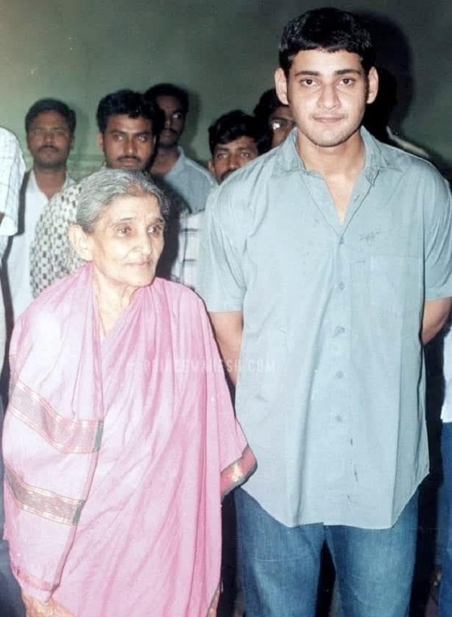 అమ్మమ్మతో మహేష్.. వైరల్ గా మారిన రేర్ పిక్..!