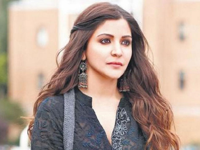 జుట్టు రాలే స‌మ‌స్య నుంచి బ‌య‌ట‌ప‌డిన అనుష్క‌.. ఎలాగో తెలుసా?