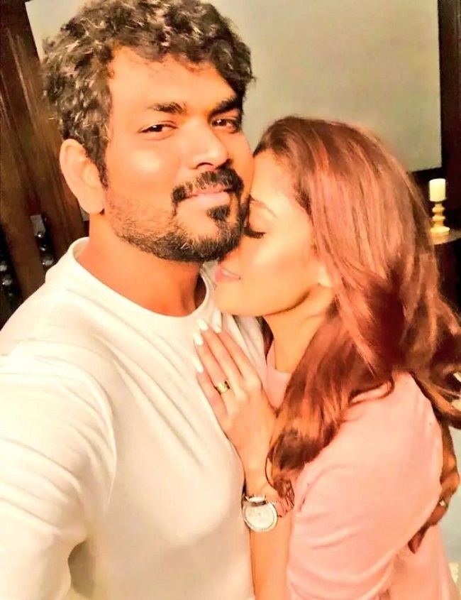 ఈ స్టార్ హీరోయిన్ ప్రియుడు వయసులో చిన్నవాడేనట..!