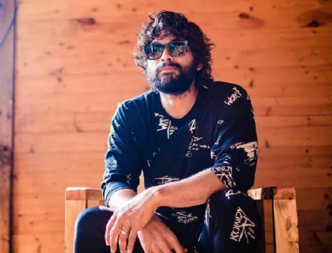 గ‌ని షూటింగ్ స్పాట్ ని సంద‌ర్శించిన అల్లు అర్జున్..!