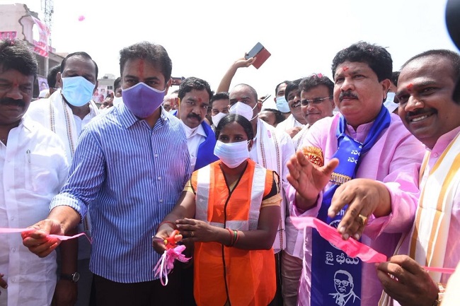 నాన్న దగ్గర అన్ని నేర్చుకుంటున్నారుగా కేటీఆర్