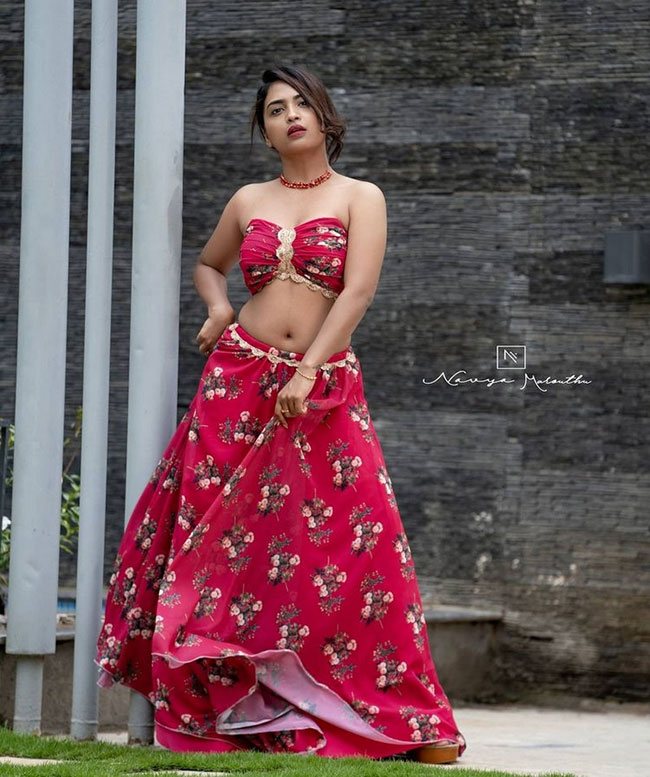 ఫొటోటాక్ : దేత్తడి హారిక దుమ్ము రేపే ఎక్స్‌ పోజింగ్‌