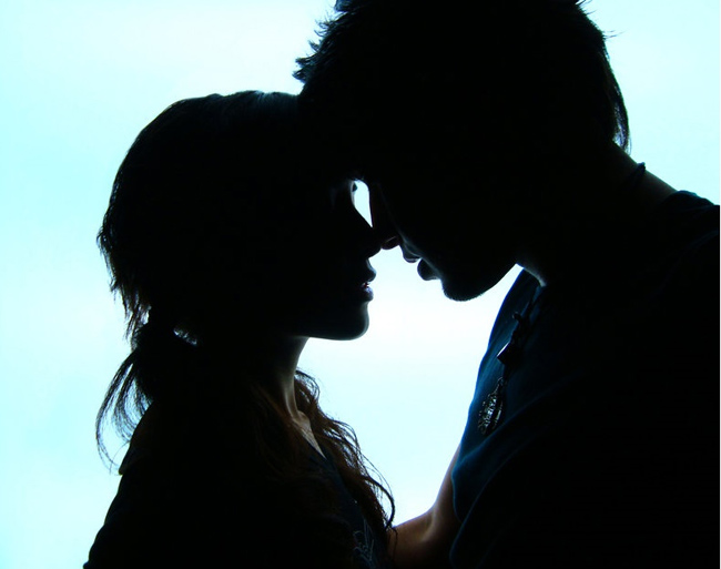 ఆమెకి 45 , అతడికి 21, 5 మంది కూతుళ్లు .. ట్విస్ట్ ఇదే !