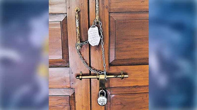 Special: AP PCB Office in Begumpet sealed by Telangana PCB Officials!