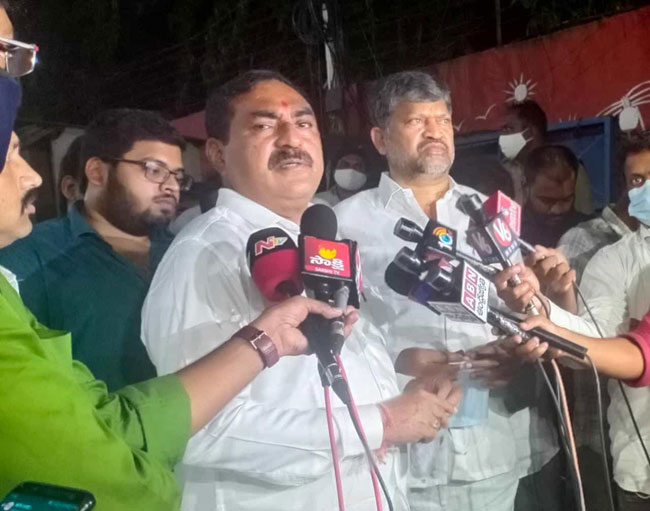 TDP Pack Up In Telangana, Sole Office Bearer Meets KCR