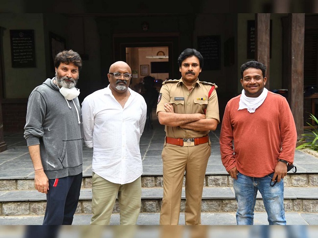 ఒకే సినిమా కోసం ఇద్దరు దర్శకులు.. సినిమా రిజల్ట్ ఎలా ఉంటుందో..?