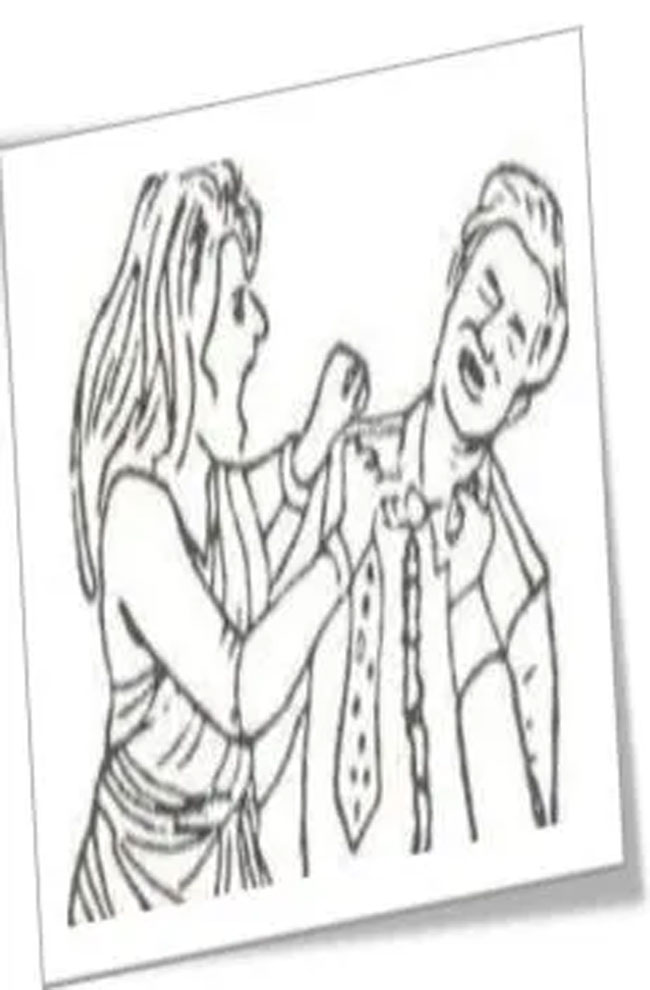 భార్య హింస పెడుతుందని పోలీస్ స్టేషన్ ను తగలబెట్టేశాడు