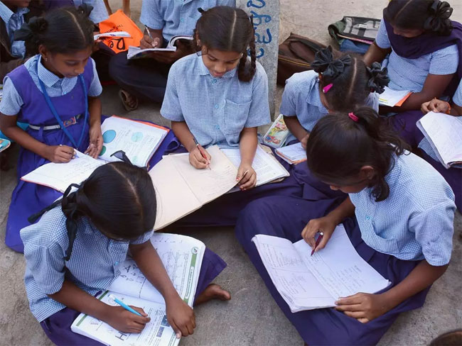 విద్య ఇక వ్యాపారం కాదు : ఏపీలో ఫీజుల ఖరారు !