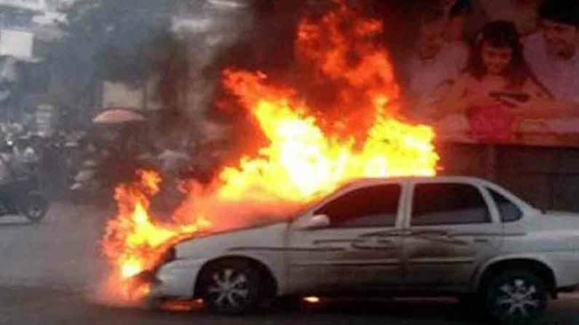 ఫిలింన‌గ‌ర్ సెట్ లో అగ్ని ప్ర‌మాదం.. డీజిల్ లీక్ లో కార్ ధ‌గ్ధం..