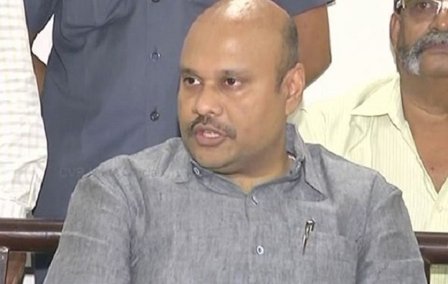 వైసీపీలోకి బొబ్బిలి రాజులు.. అశోక్‌కు చెక్ పెట్టేందుకేనా?