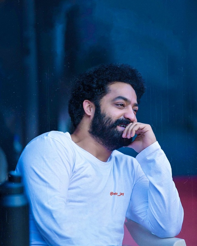 తార‌క రామారావు మ‌న‌సు రాజ‌కీయాల‌పైకి మ‌ళ్లిందా?