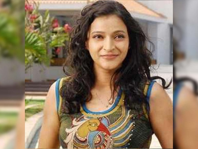 వెండితెర‌పై మంజుల ఘ‌ట్ట‌మ‌నేని రీఎంట్రీ