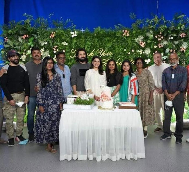 గుణ ఇస్పీడ్ చూశారా.. శాకుంత‌లం టాకీ ఫినిష్‌!