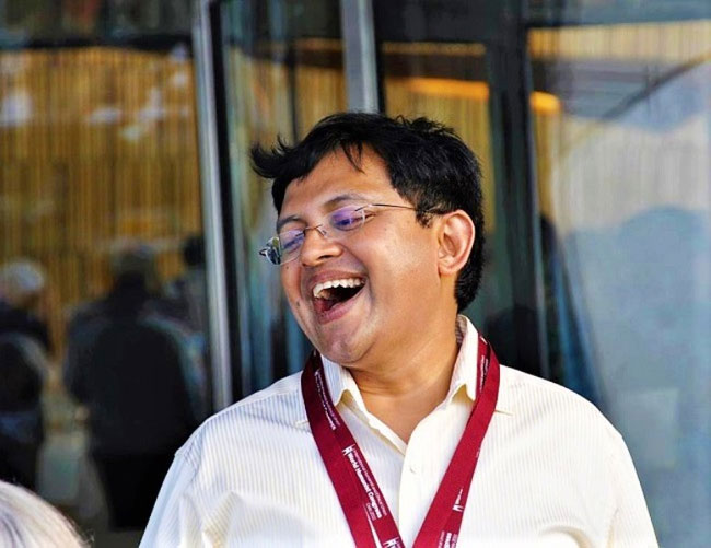 వీరమాచినేనికి డాక్టరేట్: బాబు గోగినేని పంచుల వర్షం!