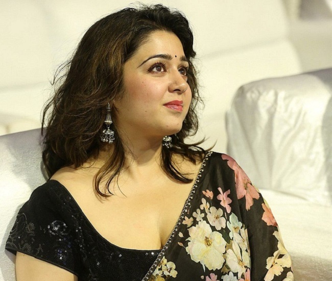 ఛార్మి బ్రేక్ కు కారణం ఏమై ఉంటుంది?