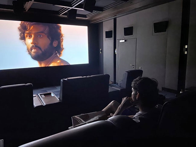 టాలీవుడ్ లో సొంత ప్రివ్యూ థియేట‌ర్లు ఎవ‌రెవ‌రికి?