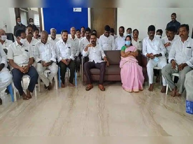 YCP MLA flays Volunteers for taking money from the public!