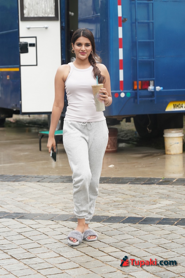 Nidhhi%20agerwal%20Spotted%20at%20Film%2