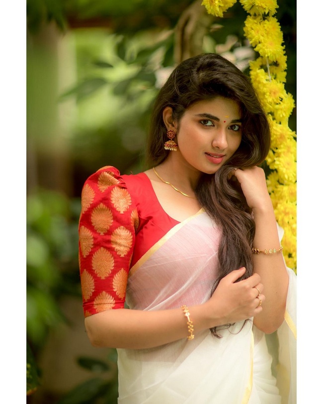 Pragya%20Nagra%20is%20Ravishing%20Images