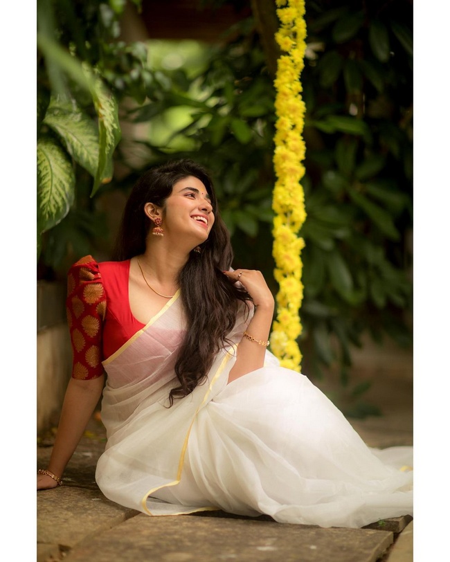 Pragya%20Nagra%20is%20Ravishing%20Images