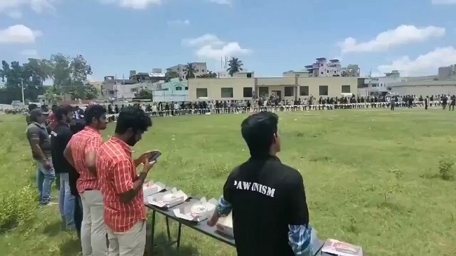 #జ‌న‌సేనాని.. 365 కేకుల‌తో పండ‌గ చేసిన `తుని` ఫ్యాన్స్