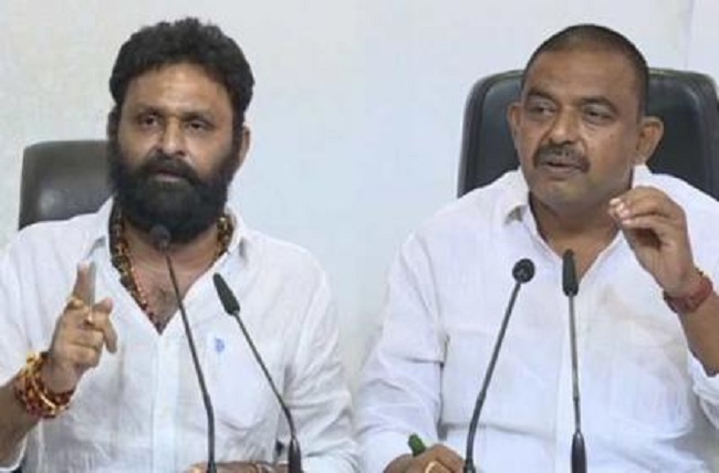 ఆ ఇద్ద‌రు మంత్రుల‌కు జ‌గ‌న్ అభ‌యం!