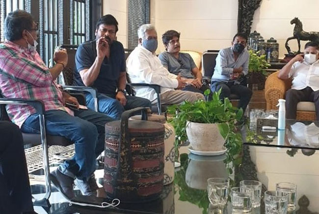 ఏపీ సర్కారుతో భేటీకి ముందు చిరు అలా ఎందుకు మాట్లాడారు?