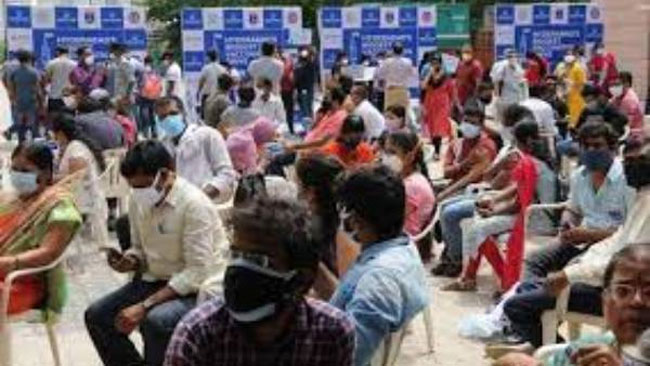 వైసీపీ నేతల వేధింపులు.. వాలంటీర్ల మూకుమ్మడి రాజీనామా!