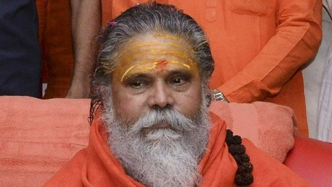 మహారాజ్ కేసు: ఆనంద్ గిరి అరెస్ట్...సీబీఐకి అఖాడా పరిషత్ డిమాండ్