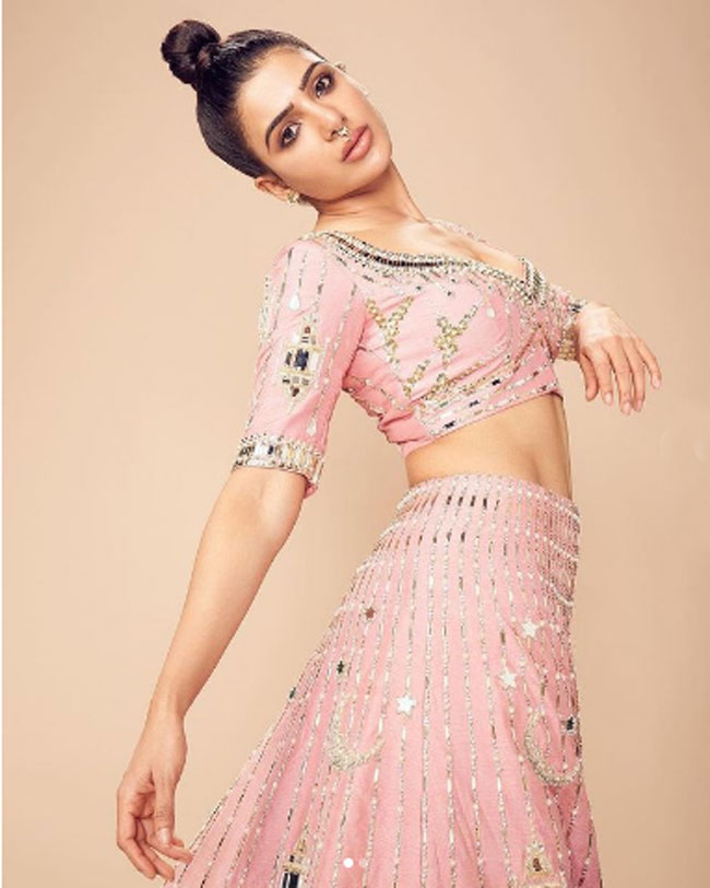 Pic Talk: Samanthas Strange, Yet Sensuous Look